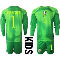 Billiga Brasilien Alisson Becker #1 Målvakt Barnkläder Borta fotbollskläder till baby VM 2022 Långärmad (+ Korta byxor)